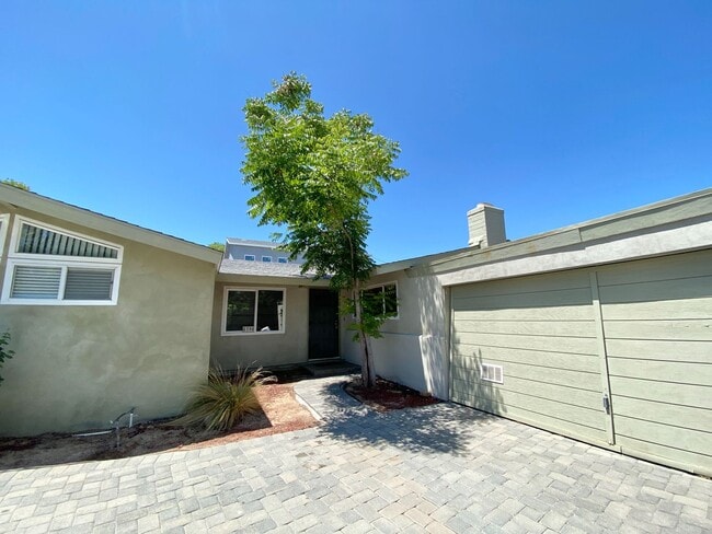 property at 5390 Hewlett Dr