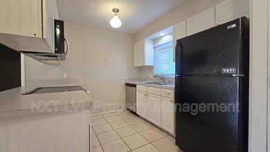 4261 Island Cir in Ft. Myers, FL - Building Photo - Building Photo