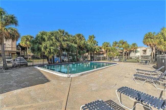 6328 Newtown Cir in Tampa, FL - Building Photo - Building Photo