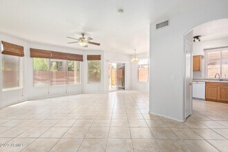 3316 E Tierra Buena Ln in Phoenix, AZ - Building Photo - Building Photo