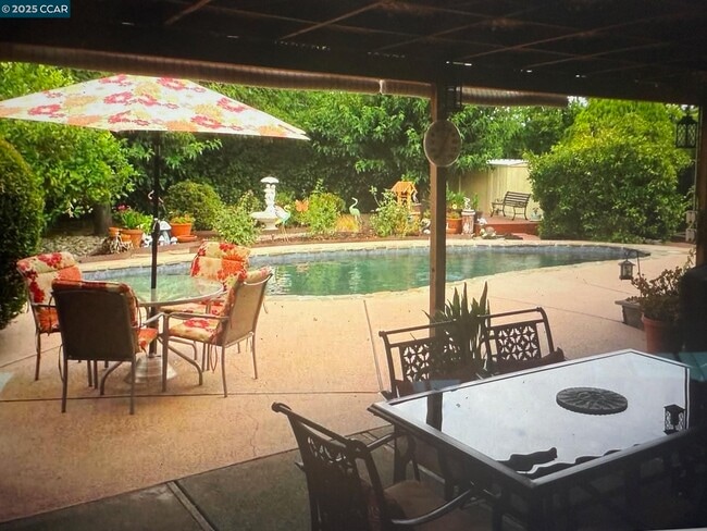 11241 Brookview Dr in Concord, CA - Building Photo - Building Photo