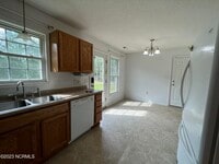 105 Gregory Dr photo'