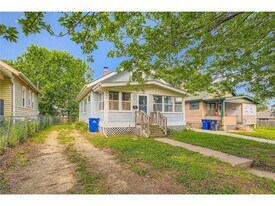 1083 Western Ave N in St. Paul, MN - Building Photo