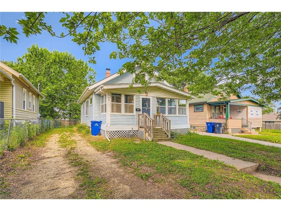 1083 Western Ave N in St. Paul, MN - Building Photo