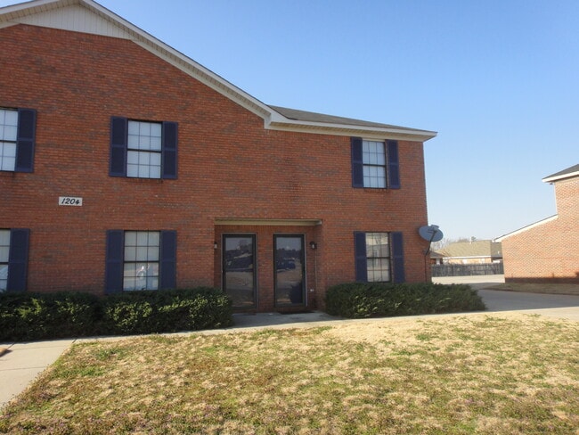 property at 1202 Goldridge Dr SW