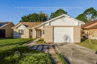 203 N Lake Ct in Kissimmee, FL - Building Photo