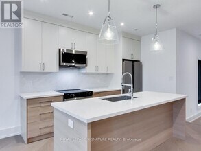 357 Dovercourt Rd in Toronto, ON - Building Photo - Building Photo