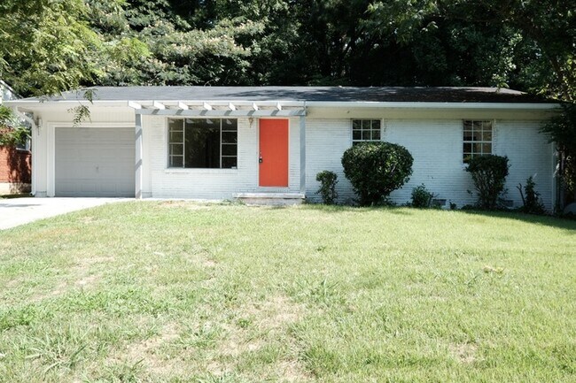 property at 85 Delmoor Dr NW