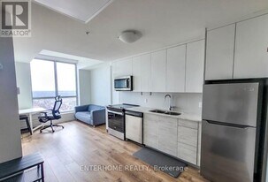 60 Frederick St in Kitchener, ON - Building Photo