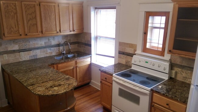1140 Moorlands Dr in Richmond Heights, MO - Building Photo - Building Photo