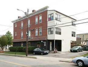 377 Franklin Ave in Hartford, CT - Foto de edificio - Building Photo