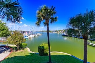 1302 Marina Bay Dr in Clear Lake Shores, TX - Building Photo