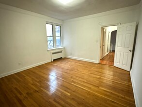 129 N Walnut St in East Orange, NJ - Foto de edificio - Building Photo