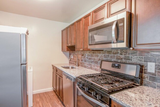 Quail Hollow Apartment Homes in Glen Burnie, MD - Building Photo - Building Photo