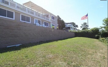 9 Linda Ln in Nahant, MA - Foto de edificio - Building Photo