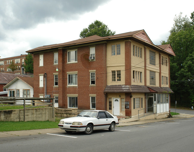 235 Central Ave in Oak Hill, WV - Building Photo - Building Photo