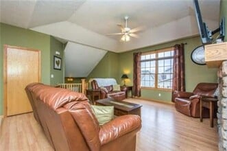 523 E 4th St in Huxley, IA - Building Photo - Building Photo