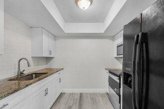 Paradise Palms Portfolio LLC in Ft. Myers, FL - Building Photo - Building Photo