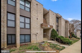 3329 Huntley Sq Dr in Temple Hills, MD - Building Photo - Building Photo