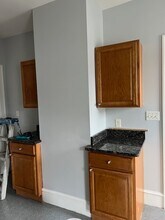 653 Broadway St, Unit #3 in Lowell, MA - Foto de edificio - Building Photo