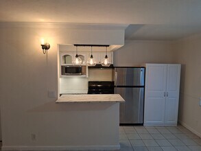 1100 NE 9th Ave, Unit 103 in Fort Lauderdale, FL - Building Photo - Building Photo