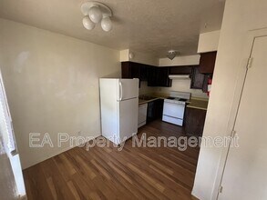 12200 Candelaria Rd NE in Albuquerque, NM - Building Photo - Building Photo
