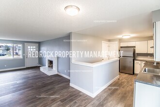 15313 E Broadway Ave in Spokane Valley, WA - Building Photo - Building Photo