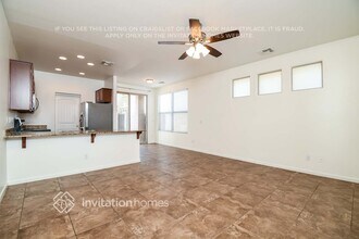 1413 S Moccasin Trail in Gilbert, AZ - Foto de edificio - Building Photo