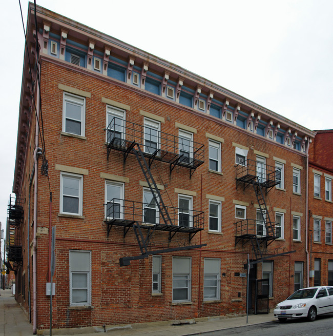 1126-1130 Broadway in Cincinnati, OH - Building Photo - Building Photo