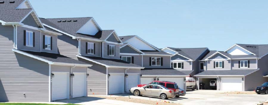 Lakewood Twin Homes in Mandan, ND - Building Photo