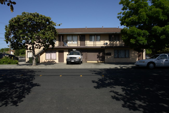 1025 Stambaugh St in Redwood City, CA - Building Photo - Building Photo