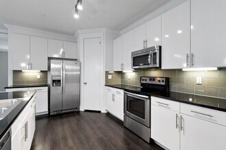 3300 Towers Blvd in Seabrook, TX - Building Photo - Building Photo