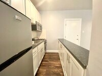 4756 N Maplewood Ave photo'