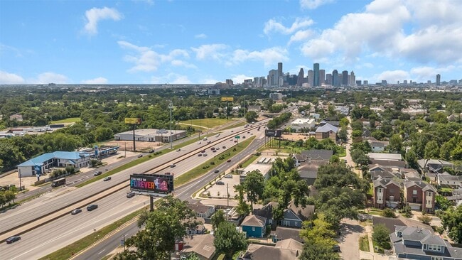 property at 2607 North Fwy