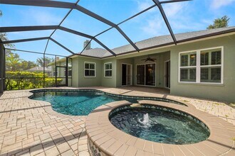 3916 Valrico Grove Dr in Valrico, FL - Building Photo - Building Photo