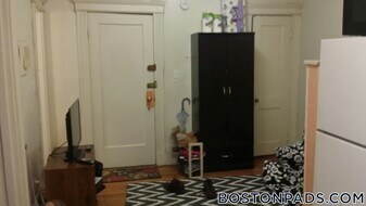 107 Gordon St, Unit 14 in Boston, MA - Building Photo