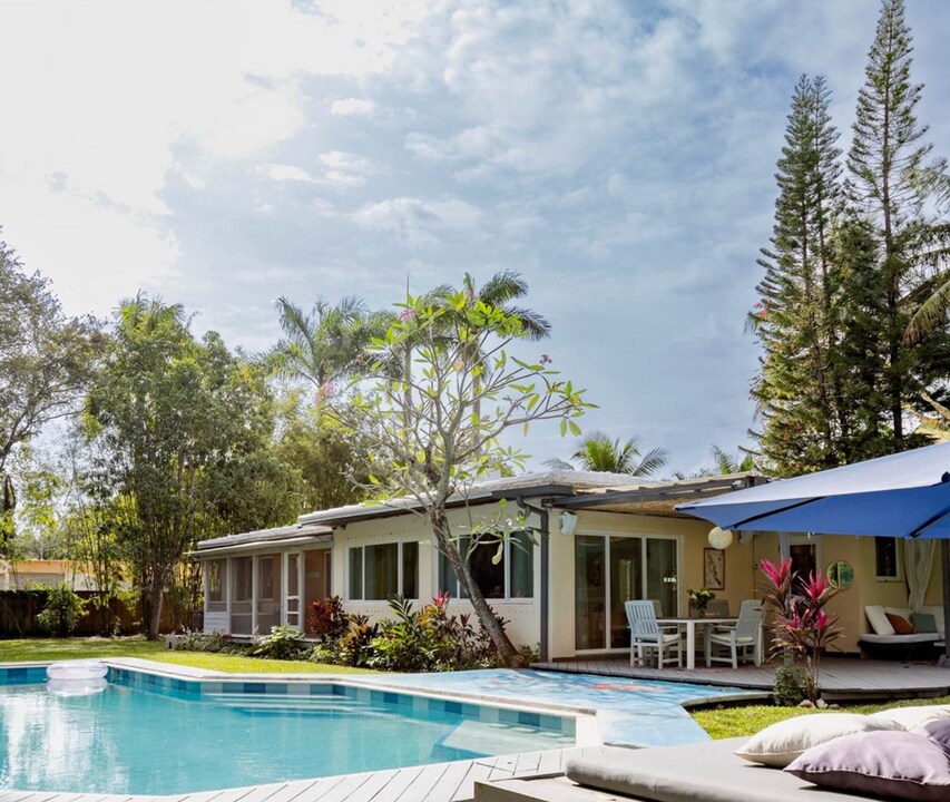 750 NE 120th St in Biscayne Park, FL - Foto de edificio