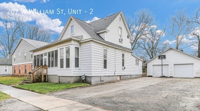 207 W William St in Champaign, IL - Building Photo - Building Photo