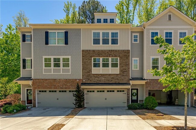 property at 2819 White Oak Ln