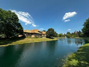 1115 Bridgeview Ln in Lake Forest, IL - Building Photo - Building Photo