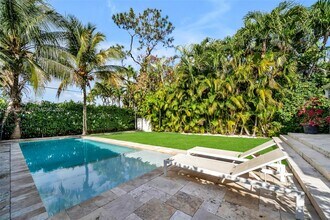 540 SW 27th Rd in Miami, FL - Building Photo - Building Photo