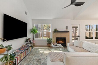 8202 Cache Dr in Austin, TX - Building Photo - Building Photo
