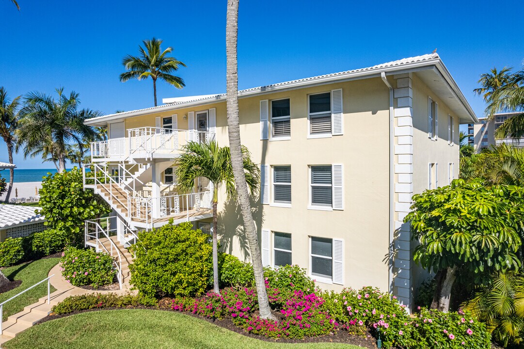 Chateau of Naples in Naples, FL - Building Photo