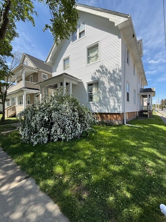1321 North St in Rochester, NY - Building Photo