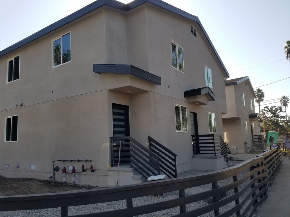 5506-5508 1/2 Carmelia Ave in North Hollywood, CA - Building Photo