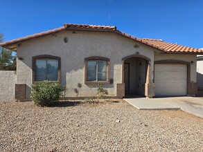 6802 N 81st Ln in Glendale, AZ - Building Photo - Building Photo