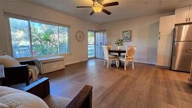 2100 World Pkwy Blvd in Clearwater, FL - Building Photo - Building Photo