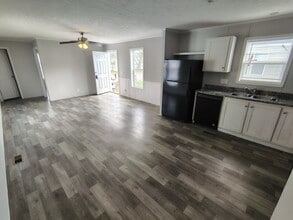 5149 Tokay Dr in Flint, MI - Building Photo - Building Photo