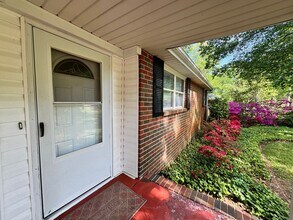 1209 Glenside Dr in Virginia Beach, VA - Building Photo - Building Photo