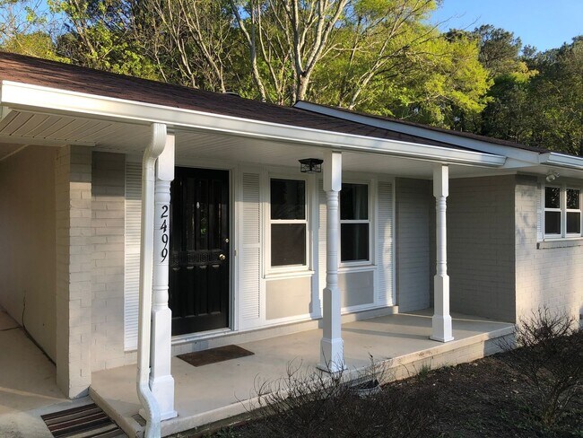 2499 Woodside Way in Chamblee, GA - Building Photo - Building Photo